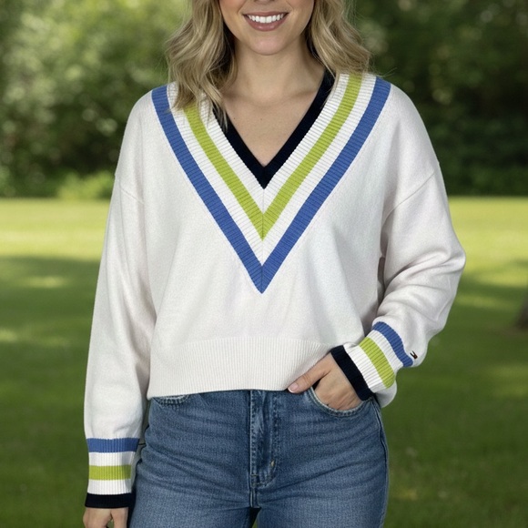 Tommy Hilfiger Sweaters - Tommy Hilfiger Women's White Striped-Trim Cropped V-Neck Sweater Top Size L NEW